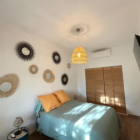 Avec Petit Jardin Apartment