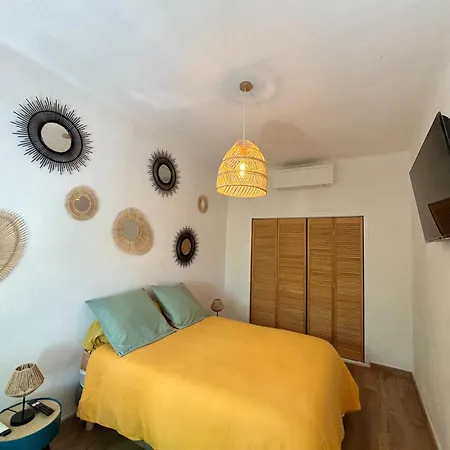 Apartment Avec Petit Jardin Eygalieres (Bouches-du-Rhone)